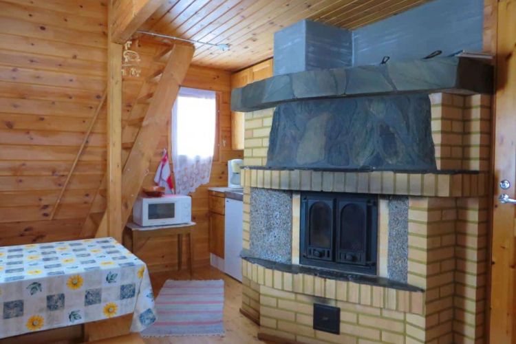 Mökin olotilan tiilitakka