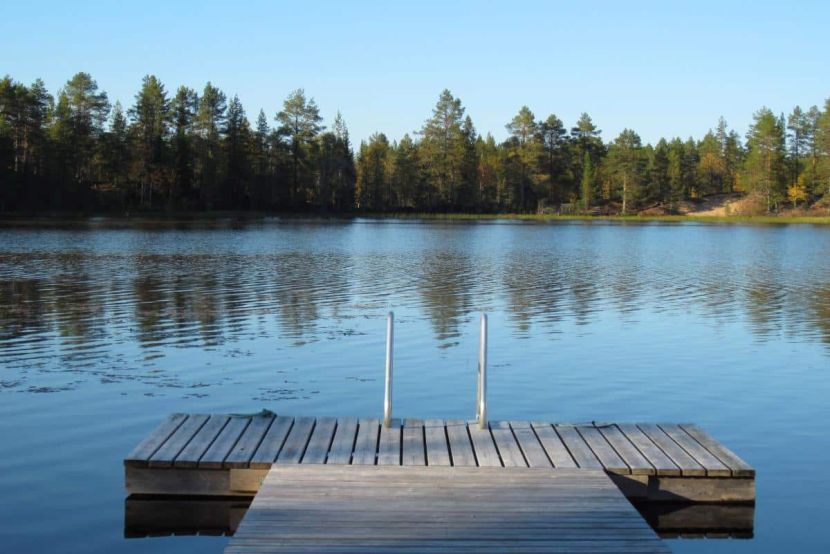 Järvimaisema laiturilta